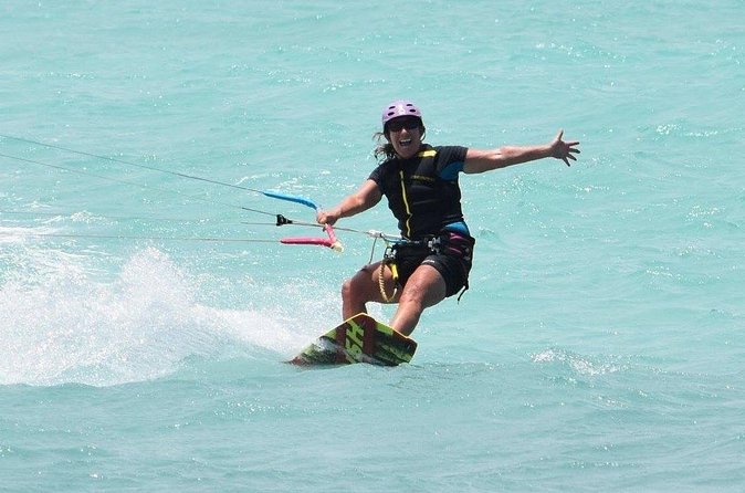 2.5-Hour Private Kiteboarding Lessons at Kanaha Beach in Kahului - Weather, fitness, and practical limits