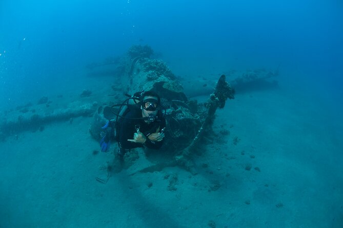 3-Tank Dive Featuring the Molokini Crater - What the small groups mean underwater