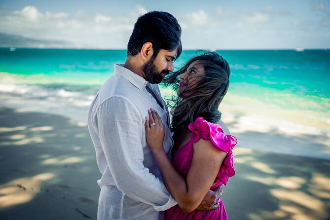 A Romantic Photoshoot for 2 in Maui - A romantic hour at Ulua Beach