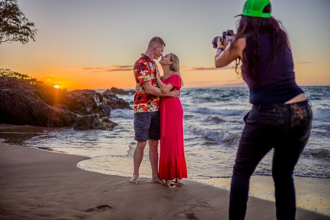 A Romantic Photoshoot for 2 in Maui - Who will get the most from this experience