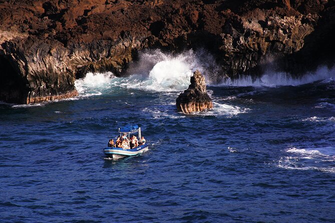 All-Inclusive 5.5 hr La Perouse Bay & Molokini Sea Cave Boat Tour - Kanaio’s lava arches and sea caves