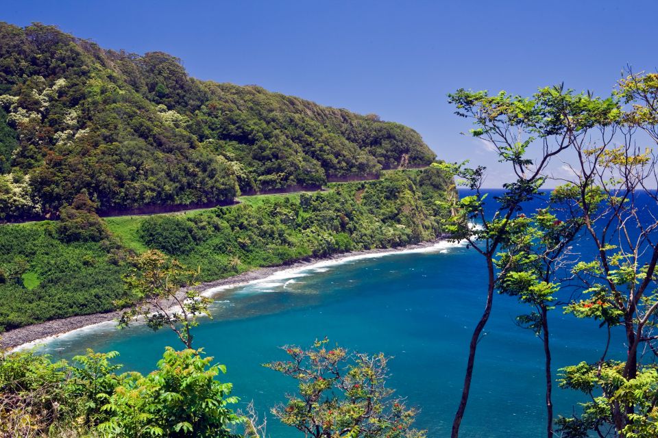Central Maui: Two-Island Scenic Helicopter Flight to Molokai - Photography, Comfort, and Motion