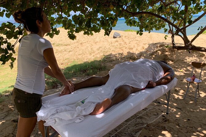 Day Spa Activity in Maui, Hawaii - Choosing between light and deep pressure