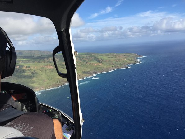 Doors Off West Maui and Molokai 45 minute Helicopter Tour - What the small group really means