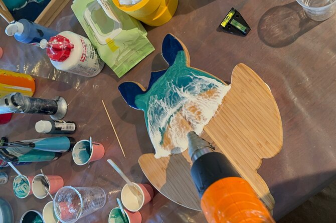 Epoxy Resin Cheese Board Art Class - Key points to know before booking