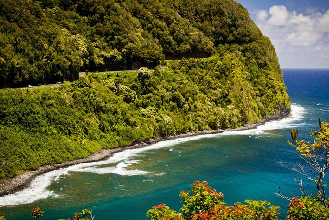 Famous Road to Hana Waterfalls, Black Sand Beach & Lunch - Paʻia and Hoʻo kipa open the morning