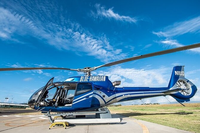 First Class Waterfalls of West Maui and Molokai Helicopter Tour - Iao Valley and the Waihee ridges