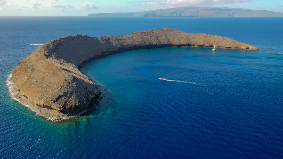 From Kihei: Molokini Crater and Turtle Town Snorkeling - Molokini Crater and its clear water