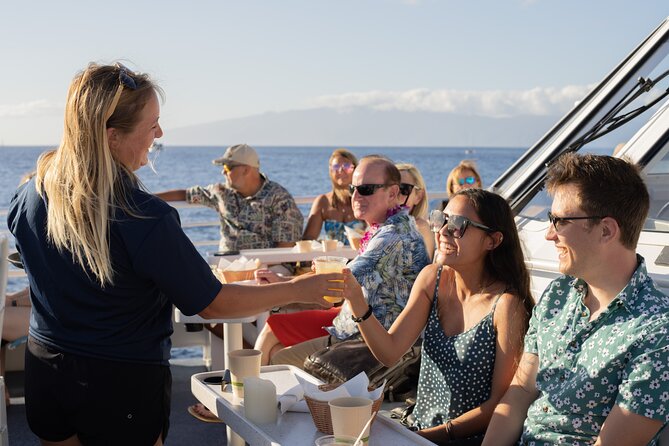 From Ma'alaea Harbor: Sunset Dinner Cruise Aboard the Quicksilver - Drinks and music keep dinner from feeling formal