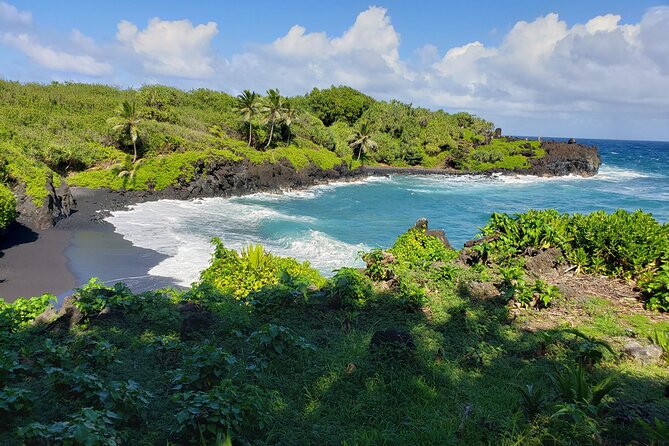 Full-Circle "Reverse" - Luxury Road to Hana Tour from South Maui - Kipahulu and Maui’s volcanic story