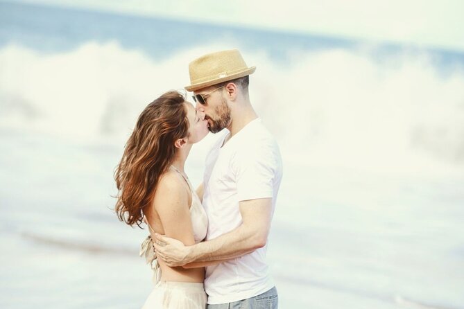 Fun and Creative Maui Photos - Practical booking advice for couples and families
