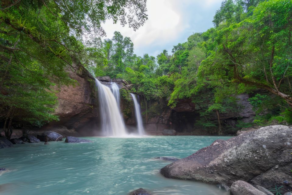 Haiku: Waterfall, Rainforest, and Handcrafted Chocolate Tour - Walking through The Kings Gardens