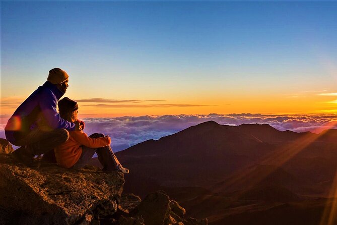 Haleakala Classic Vehicle Sunrise Tour with Breakfast - The summit: crater views, stars, and changing color