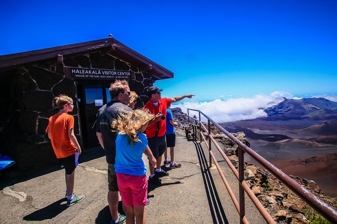 Haleakala Classic Vehicle Sunrise Tour with Breakfast - Makawao and the paniolo tradition