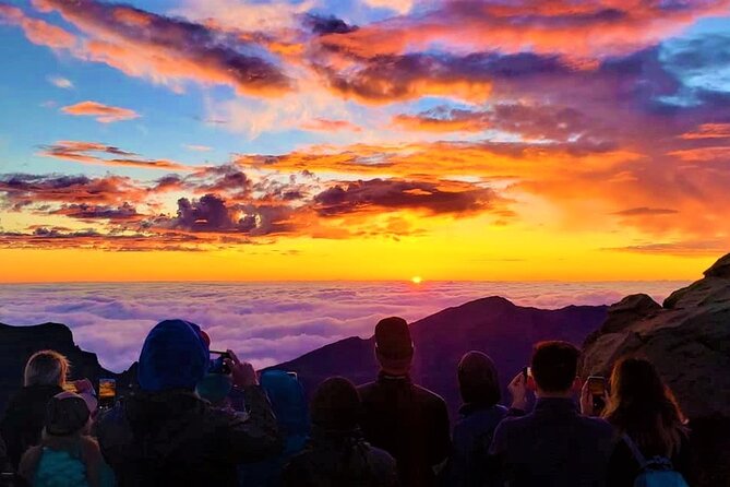 Haleakala Classic Vehicle Sunrise Tour with Breakfast - Why having a driver helps on the mountain