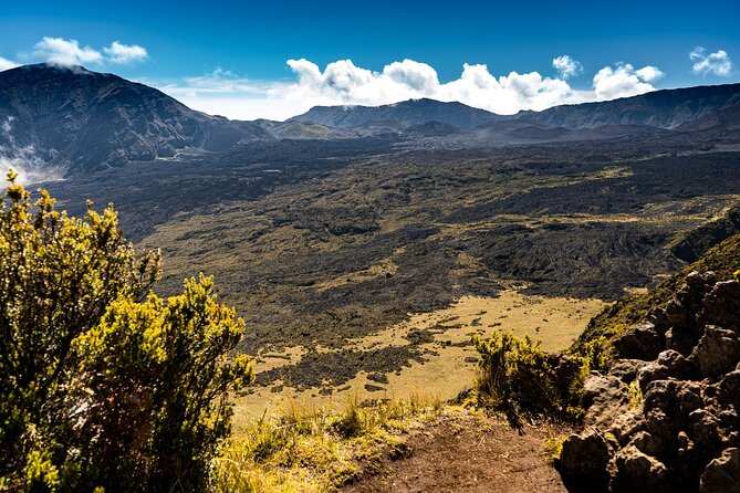 Haleakala Crater Hiking Experience - Climbing toward the 10,000-foot summit