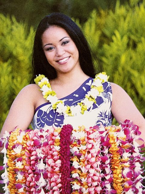 Kahului Airport: Maui Flower Lei Greeting Upon Arrival - The meeting point requires a little attention