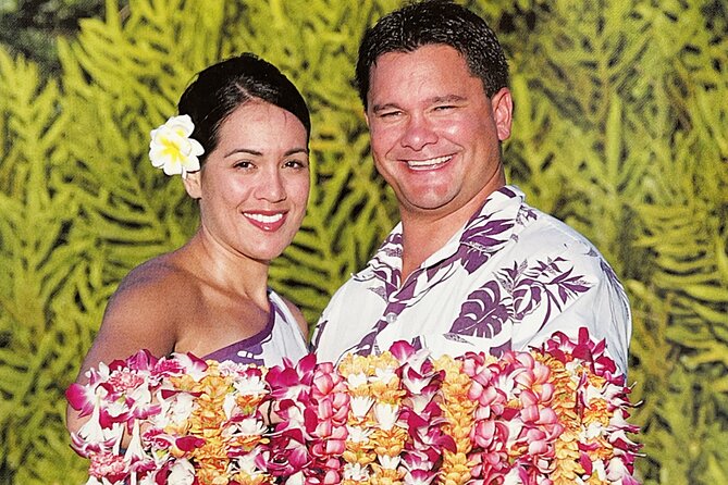 Kukui Nut Airport Lei Greeting (Maui, Kahului Airport, OGG) - Why the Kukui Nut Lei Makes Sense
