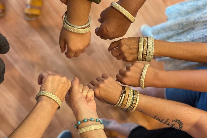 Lauhala Bracelet Craft Class on Maui - Learning what lauhala is before you weave