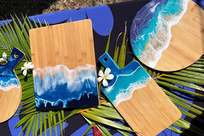 Make your own Maui Souvenir/Ocean resin class - Practicing waves before the final board