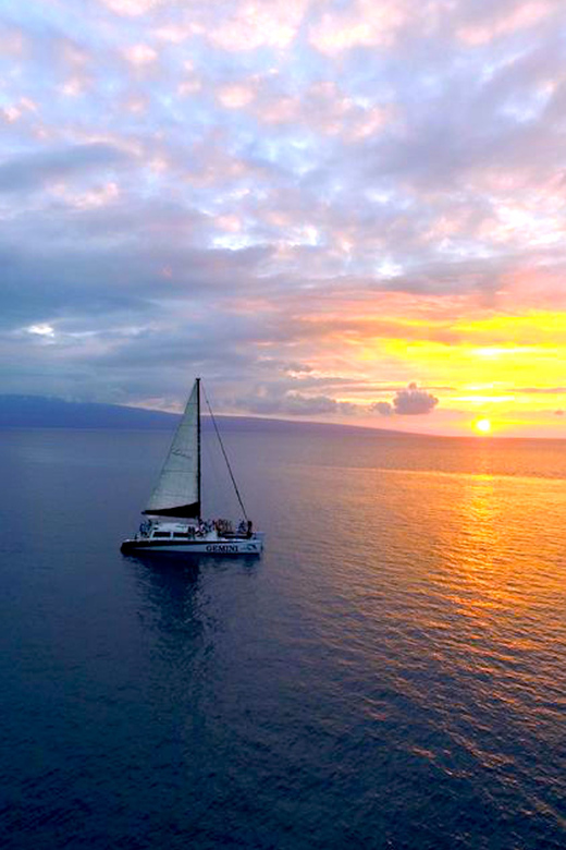 Maui: 2 Hour Sunset Dinner Sail with Open Bar and Appetizers - Sunset views and the best photo timing