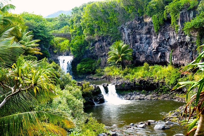 Maui Adventure Bundle: 6 Epic Audio Driving Tours, Including Road to Hana - The narration, music, and driving help