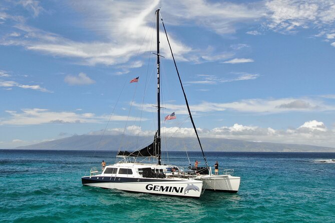 Maui: Coast of Ka'anapali Beach Sunset Dinner Sail - A barefoot start at Kaanapali Beach