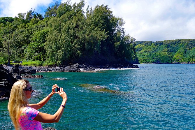 Maui: Famous Road to Hana Waterfalls and Lunch by Mercedes Van - Paʻia and Hoʻo kipa set the tone