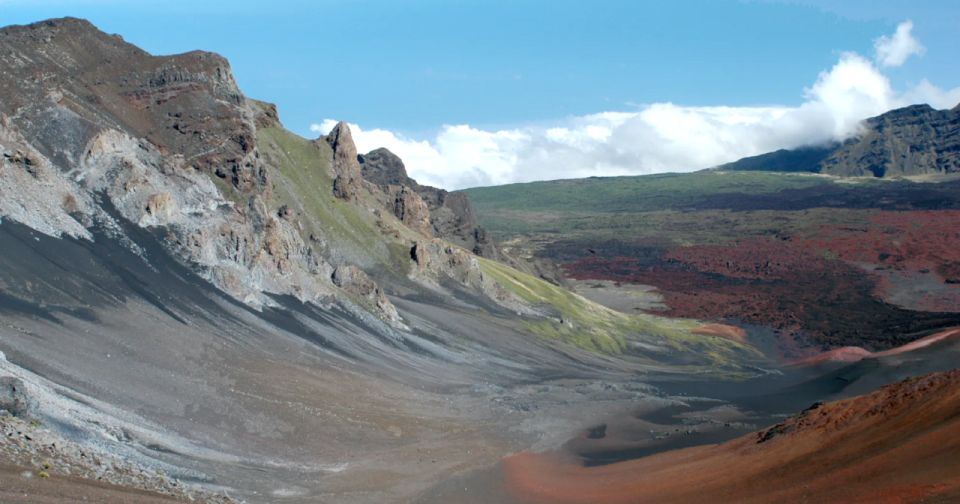 Maui: Guided Hike of Haleakala Crater with Lunch - Haleakala’s crater feels like another world