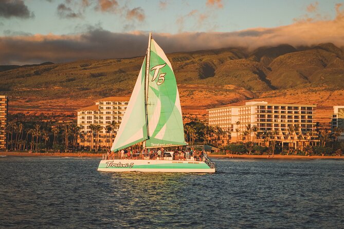Maui: Ka'anapali Luxury Sunset Cocktail Sail with Open Bar - A crew built for celebrations