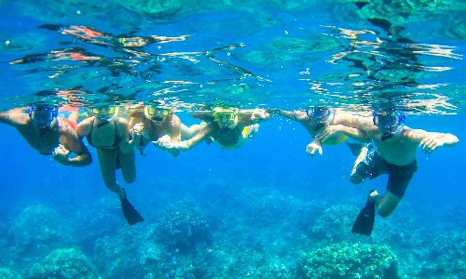 Maui: Kaanapali Beach 5-hr Snorkel w/ BBQ Lunch & Open Bar - Checking in beside Outrigger Ka’anapali Beach Resort