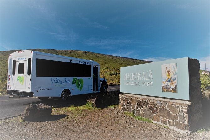 Maui: Majestic Haleakala Sunrise Tour with Pick-up - Guides, group size, and the ride back