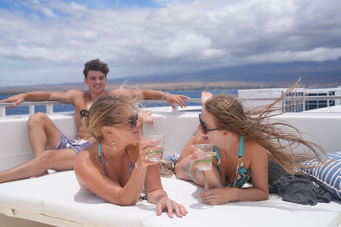 Maui: Molokini and Turtles Luxury Yacht Snorkel - Breakfast, barbecue lunch, and drinks after swimming