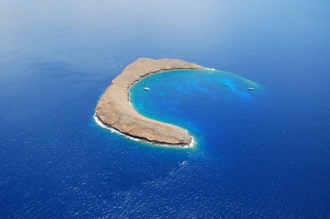 Maui: Molokini & Turtle Town Snorkel & Waterslide Adventure - Boarding the Lani Kai II at 6:30 am