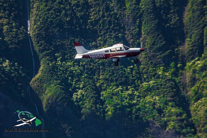 Maui -PRIVATE- Air Tour: 5 Islands: (2-5 people): SEE Even MORE! - Nakalele Blowhole and Honolua Bay from above