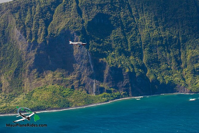 Maui -PRIVATE- Air Tour: 5 Islands: (2-5 people): SEE Even MORE! - Lanai’s cliffs, shipwreck, and older coastline