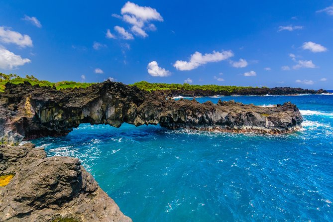 Maui "Reverse" Road To Hana Audio Driving Tour - Black sand, lava tubes, and gardens