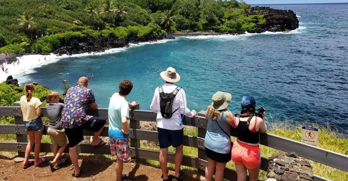 Maui: Road to Hana Adventure with Breakfast & Lunch - Ho‘okipa Beach begins the coastal story