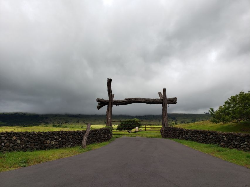 Maui: Road to Hana Adventure with Breakfast & Lunch - How the meals and local stops add value