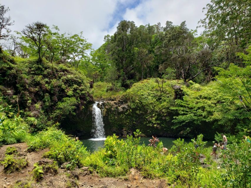 Maui: Road to Hana Adventure with Breakfast & Lunch - Morning food and a long day ahead