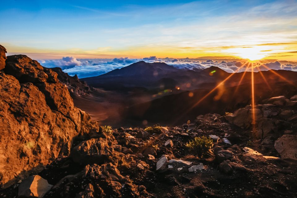 Maui: Sunrise & Breakfast Tour to Haleakala National Park - The descent shows Maui in reverse