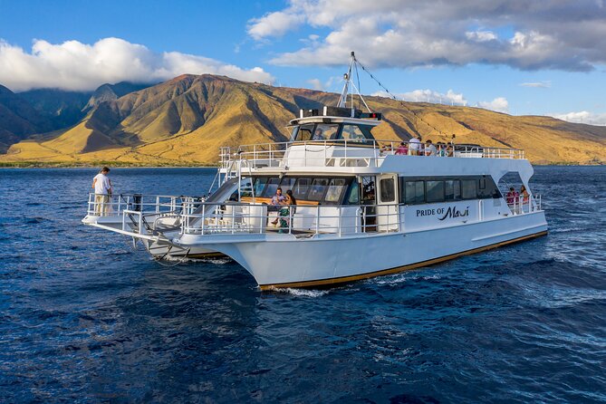 Maui Sunset Dinner Cruise - A Hawaiian Hula Experience - Cruising toward Molokini as the light changes