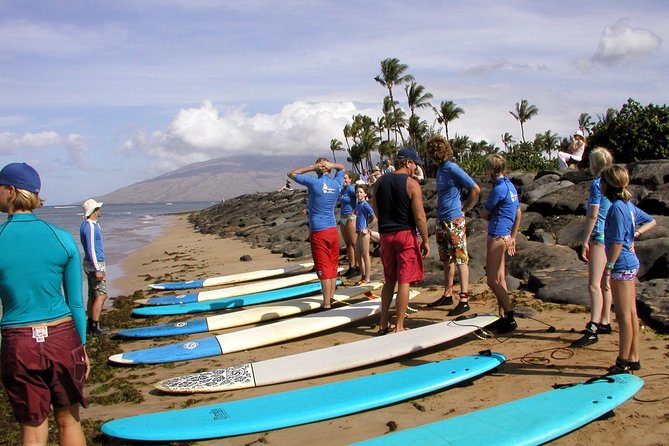 Maui Surf Instruction 101 at Kalama Beach in Kihei - Meeting the black truck and getting set up