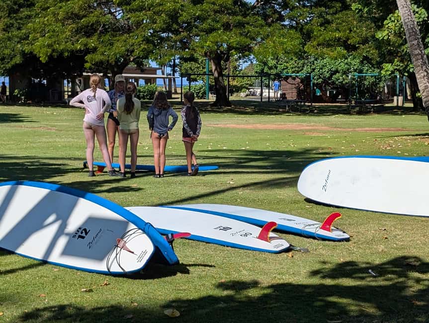 Maui: Surfing Lesson for everyone ; pure fun! - A realistic two-hour schedule