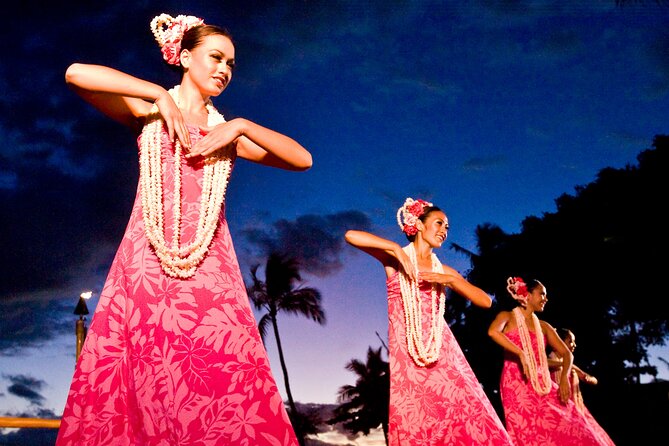 Maui: Te Au Moana Luau at The Wailea Beach Marriott Resort - Dinner: family-style service with some mixed results
