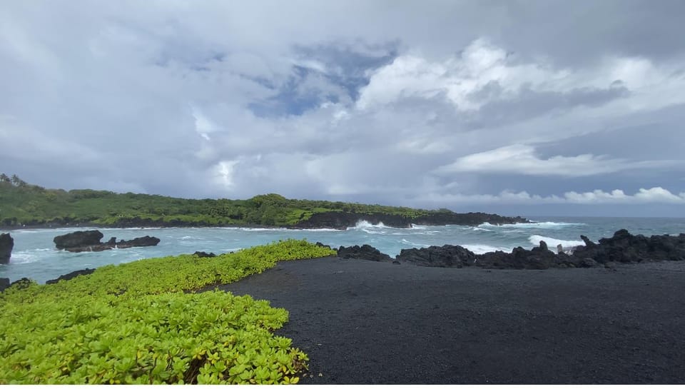 Maui: Van Day Trip to Hana with Local Guide and Lunch - Puaʻakaʻa State Park and the waterfall stop