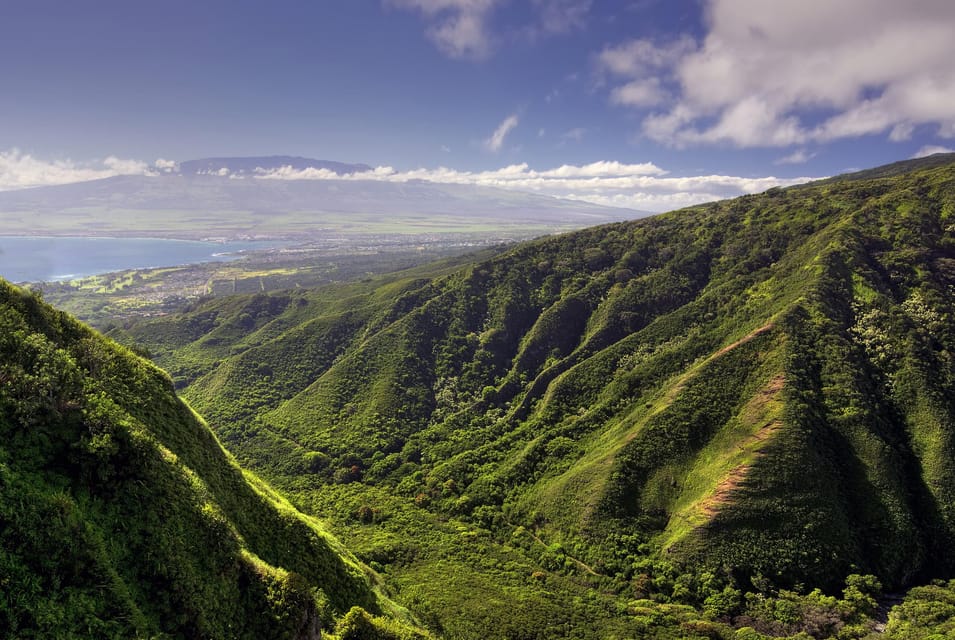 Maui: Waterfalls of West Maui and Molokai Helicopter Tour - The return toward Kaanapali and Kapalua