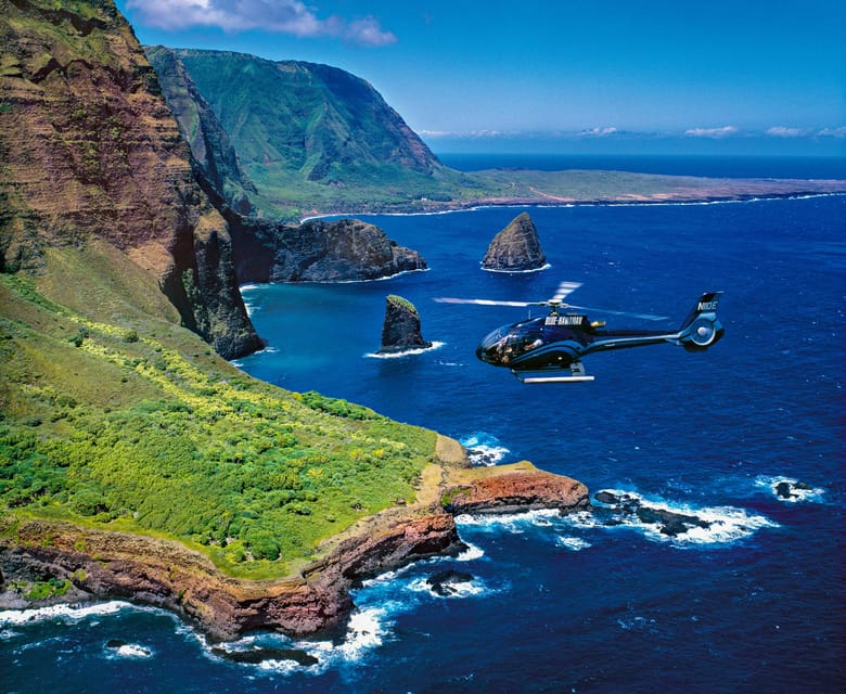 Maui: Waterfalls of West Maui and Molokai Helicopter Tour - Kahului Heliport and the first views