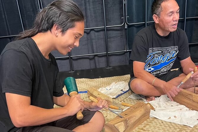 Polynesian Wood Carving on Maui - A compact Kahului activity for a mixed-age group