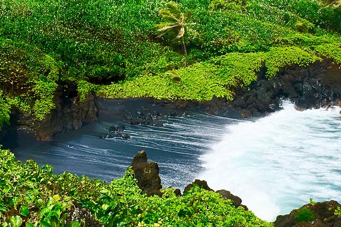 PRIVATE Road to Hana Tour - Pua‘a Ka‘a State Park and waterfall swimming